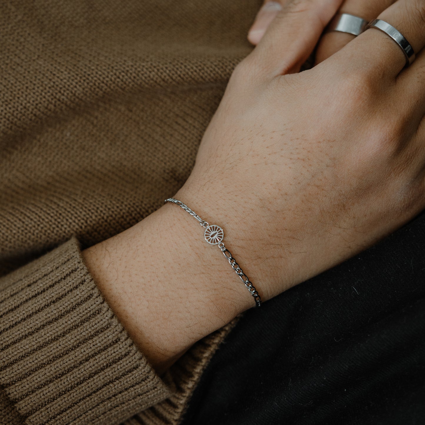 Sleek Figaro Chain Bracelet