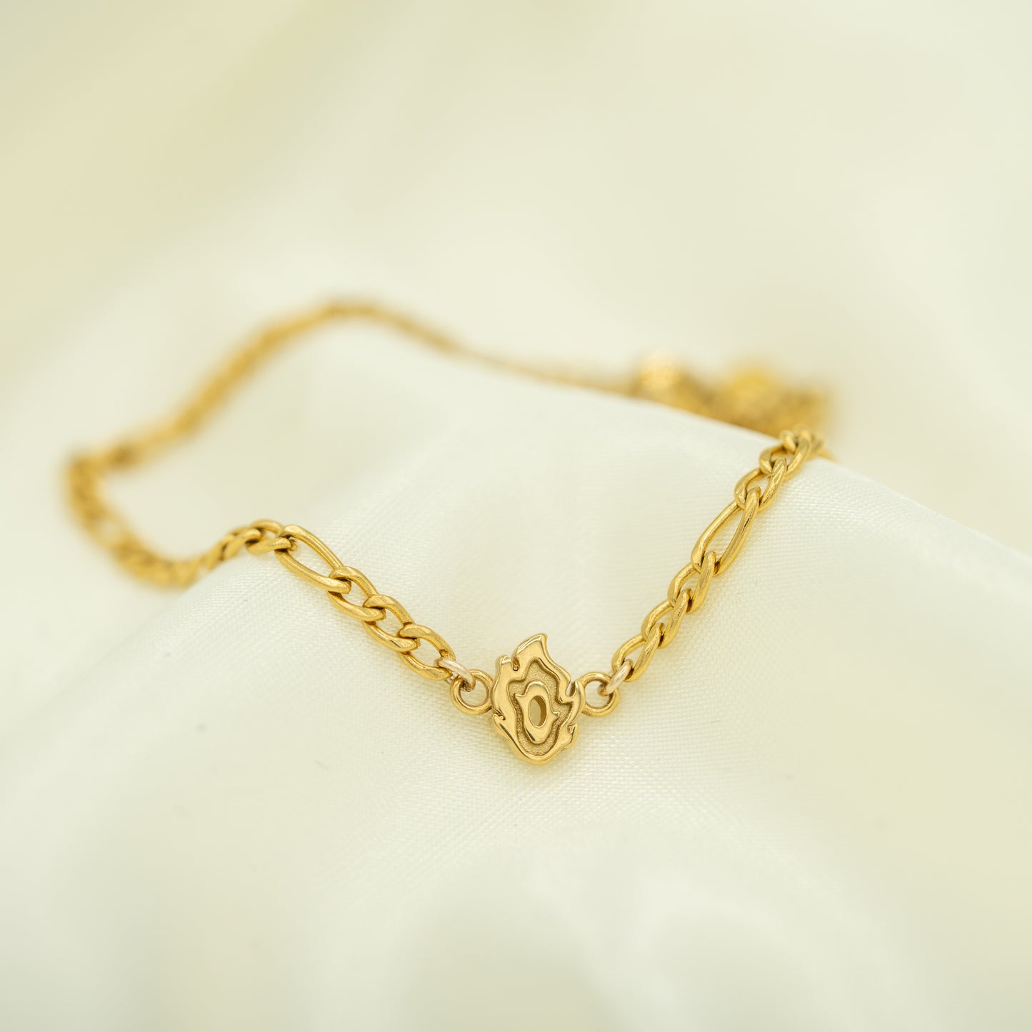 Sleek Figaro Chain Bracelet