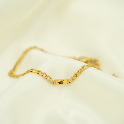 Sleek Figaro Chain Bracelet