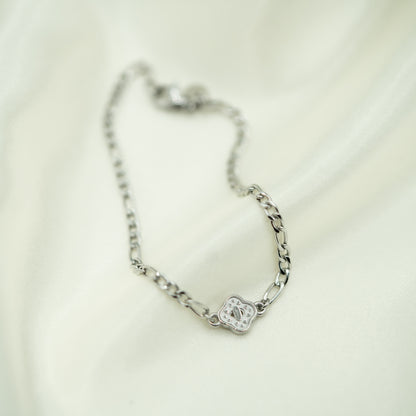 Sleek Figaro Chain Bracelet